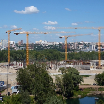 Башенные краны Potain на строительстве Ледового Дворца Спорта в Новосибирске